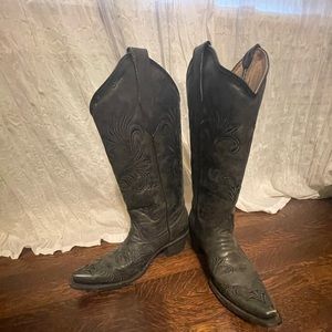 Circle G black snip toe western boots size 8